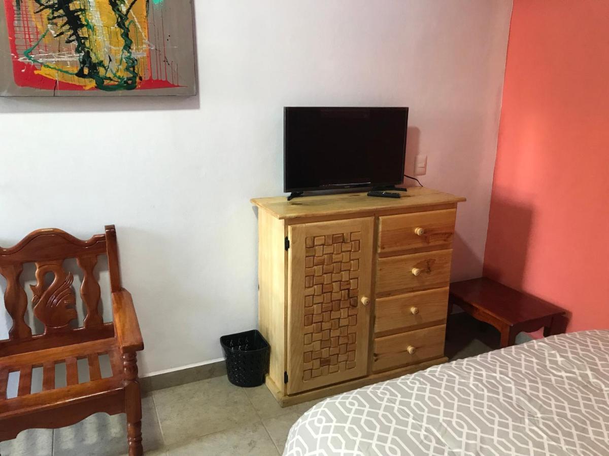 Casa Alebrijes Hotel San Agustin de las Juntas Bagian luar foto